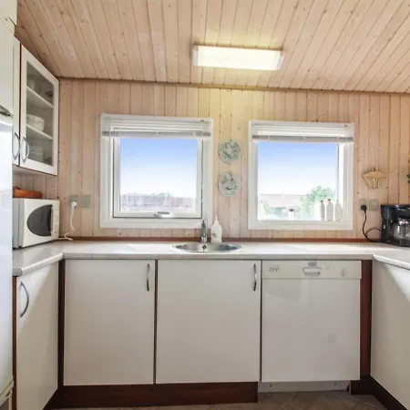 Holiday home Zuhra - 250m From The Sea In Nw Jutland By Interhome Lokken