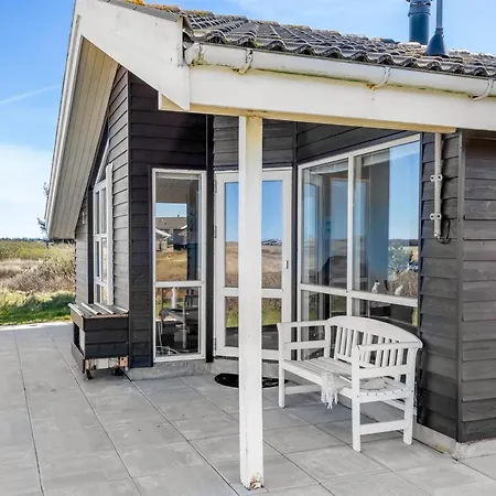 Zuhra - 250m From The Sea By Interhome